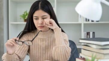 How to treat eye pain